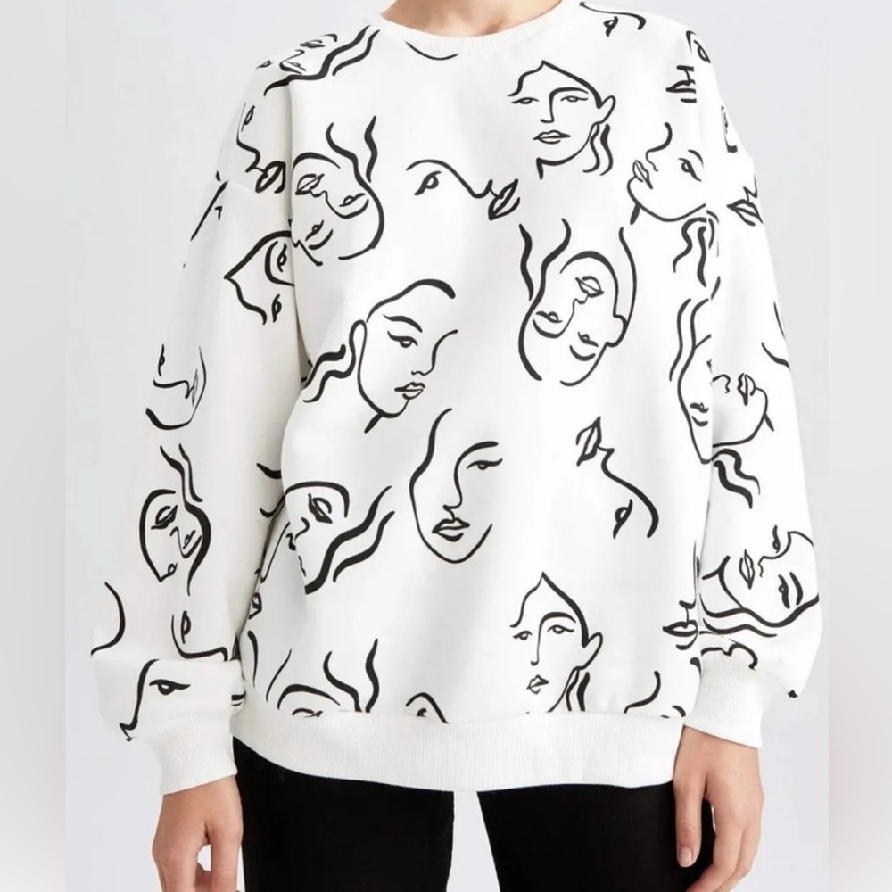 Zara Women's white and black crewneck sweatshirt crewneck faces portrait